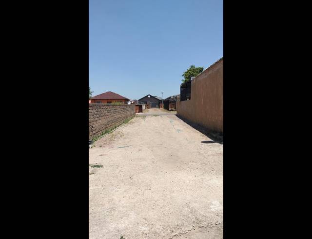 2 BEDROOM HOUSE FOR SALE IN LOTUS GARDENS